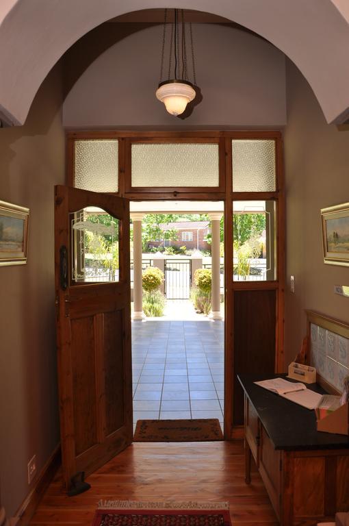 Berg En Dal Guesthouse Villiersdorp Exterior photo